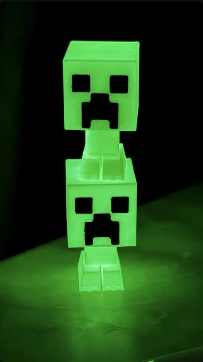 Creeper impreso en 3D que brilla en la oscuridad